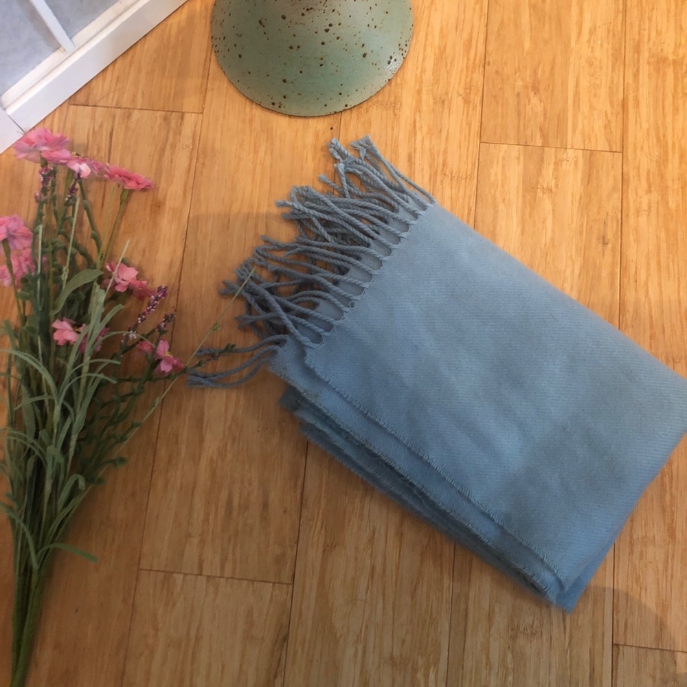 Blue Cashmere scarf EUC